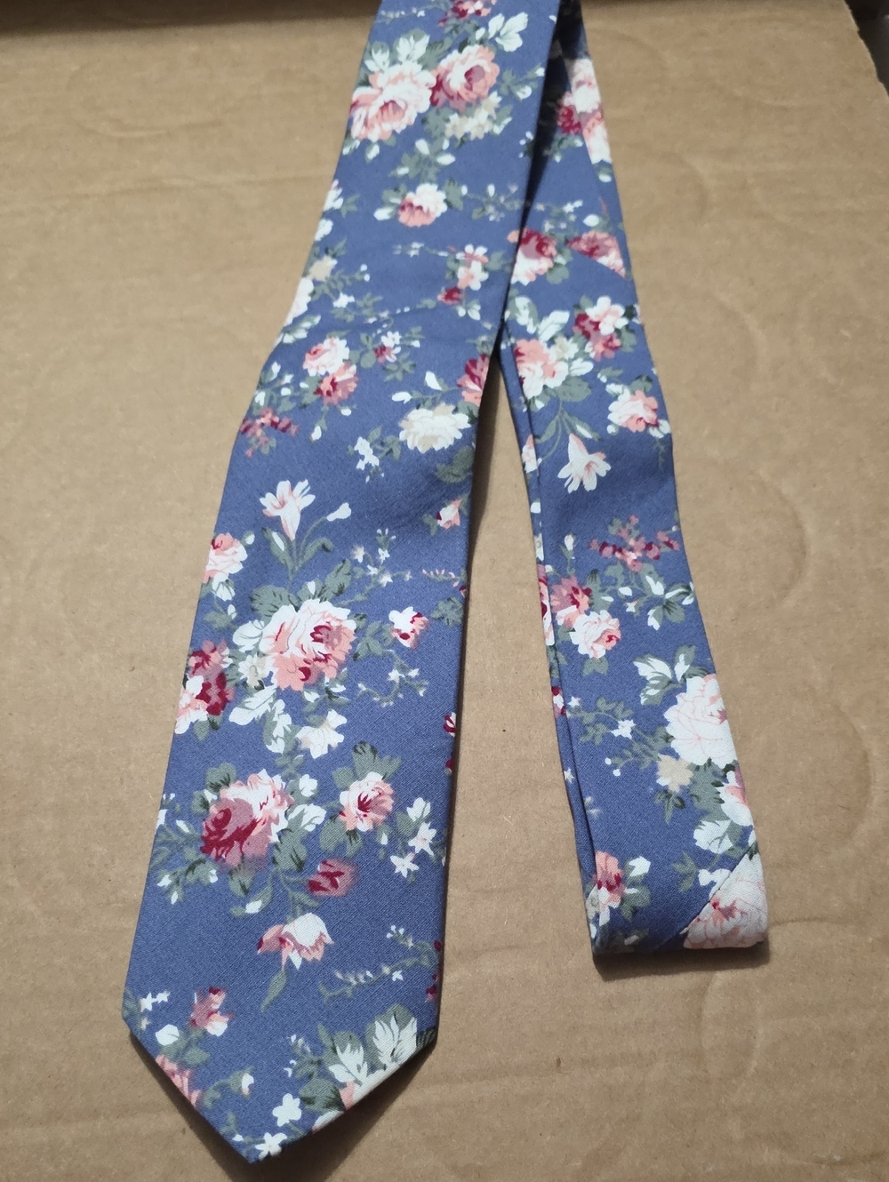 Men's Blue Floral Slim Tie - Elegant Floral Pattern
